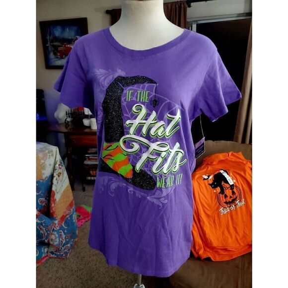 NWOT CELEBRATE HALLOWEEN TSHIRT - Picture 1 of 3
